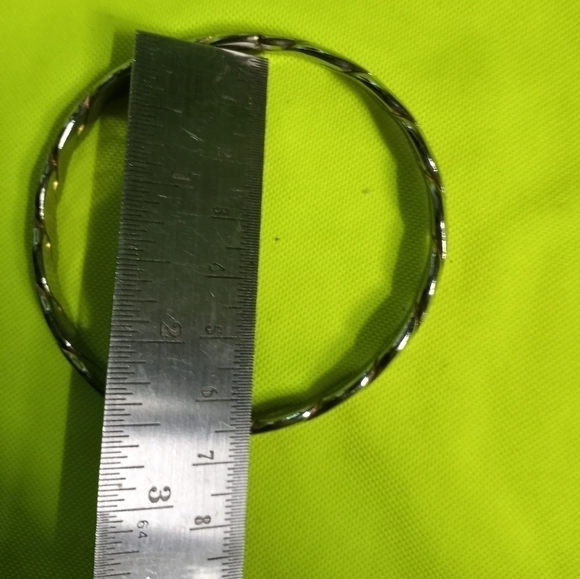 Silvertone braided Bangle bracelet - Picture 3 of 4